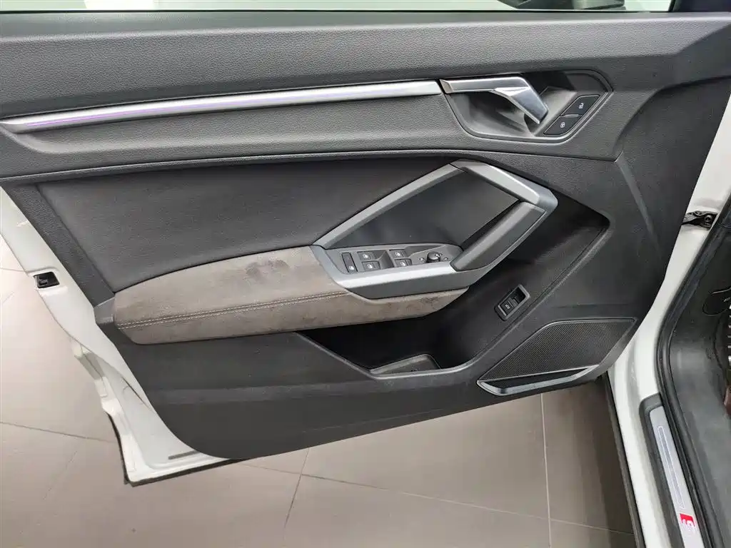 Audi Q3 Sportback 2021 — фото 23