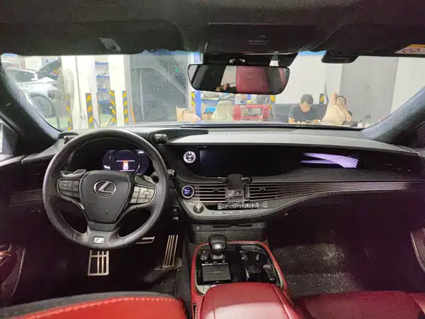 Lexus LS 2019