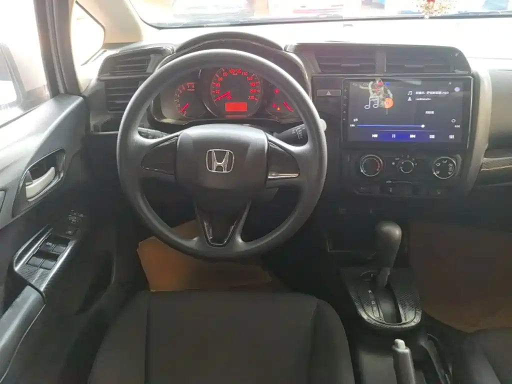 Honda Fit 2018 — фото 11