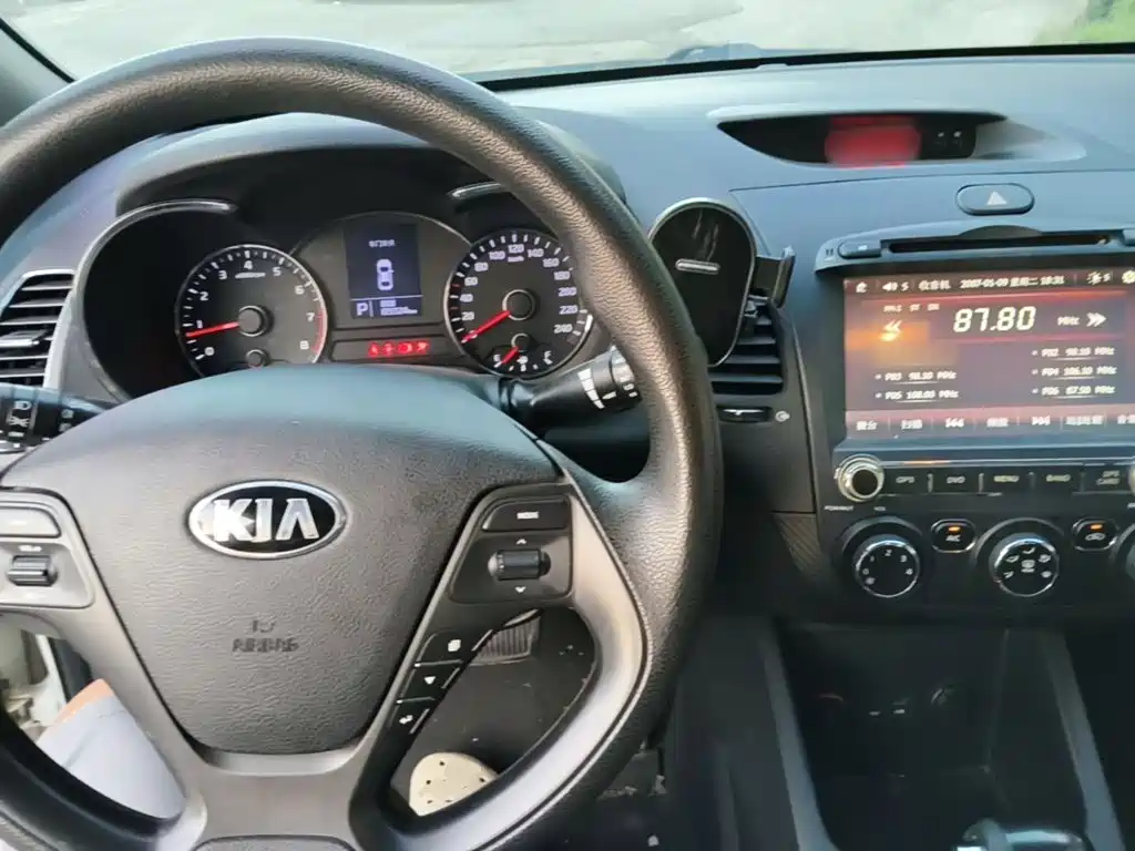 Kia K3 2014 — фото 10