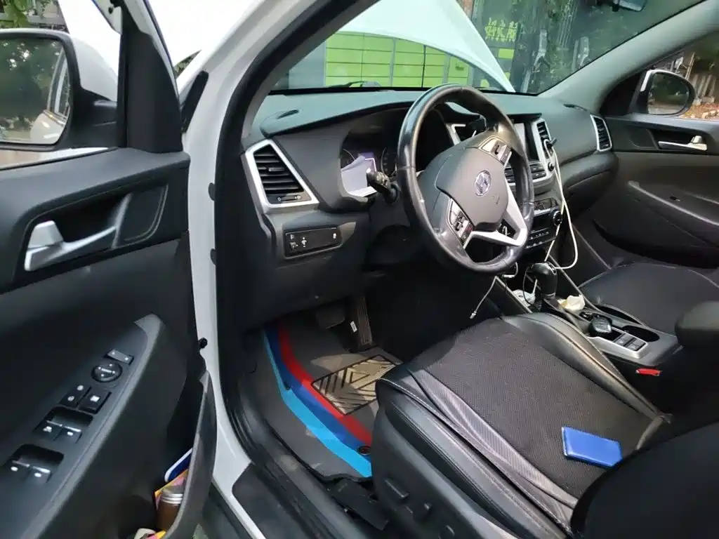 Hyundai Tucson 2017 — фото 12