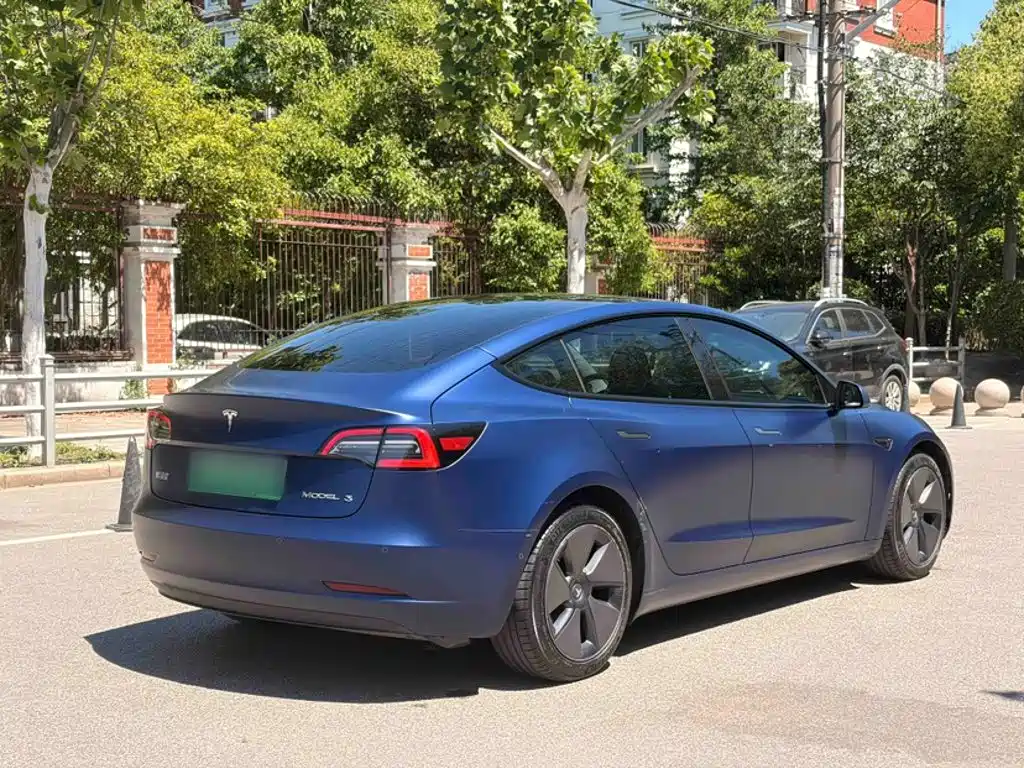 Tesla Model 3 2023 — фото 16