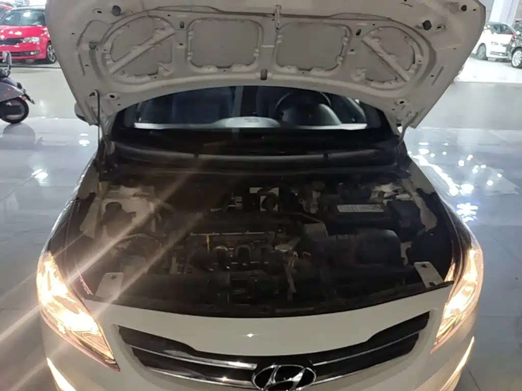 Hyundai Accent 2015 — фото 20