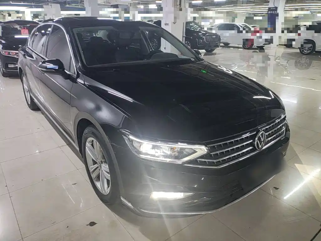 Volkswagen Magotan 2025