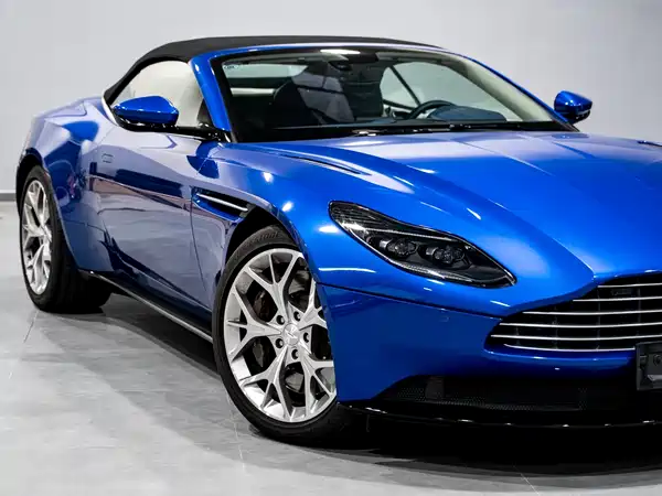 Aston Martin DB11 2019