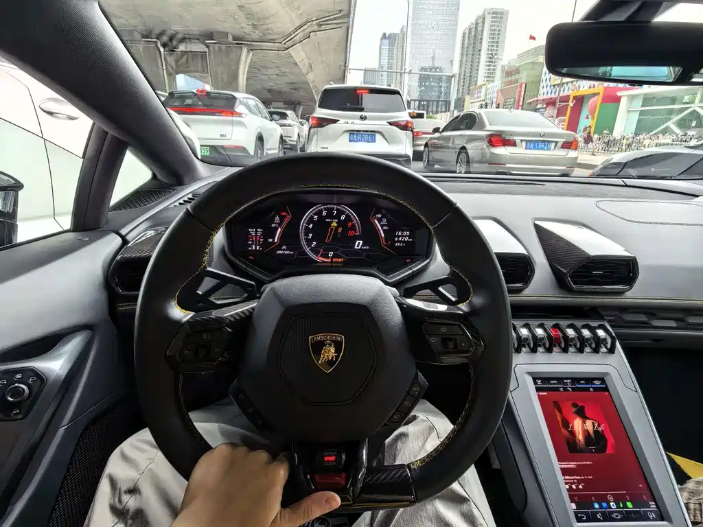 Lamborghini Huracán 2023