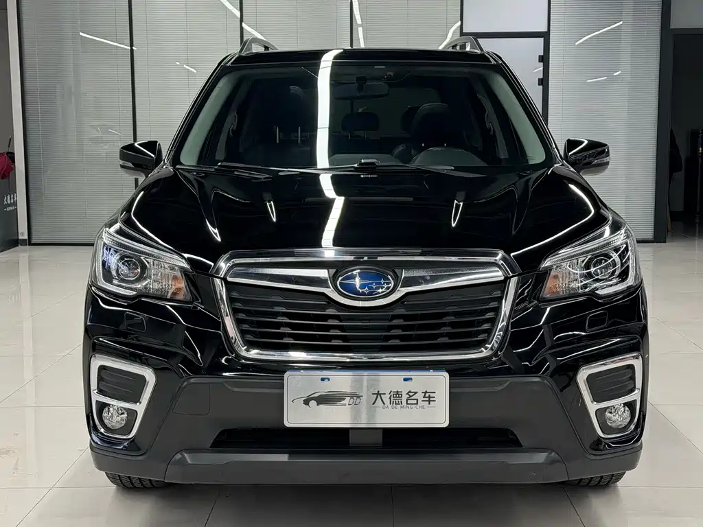Subaru Forester 2021 — фото 1