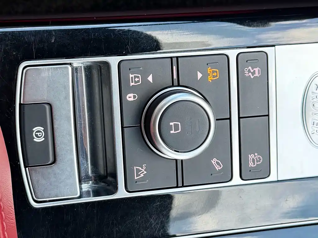 Land Rover Range Rover 2022 — фото 18