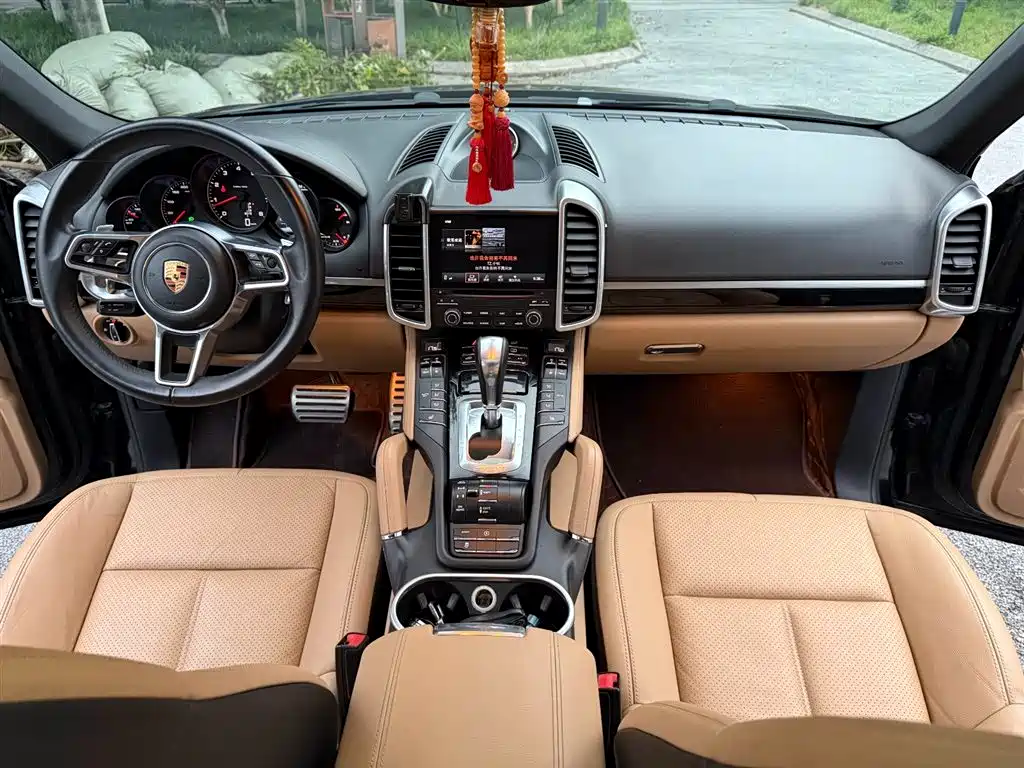 Porsche Cayenne 2016 — фото 14
