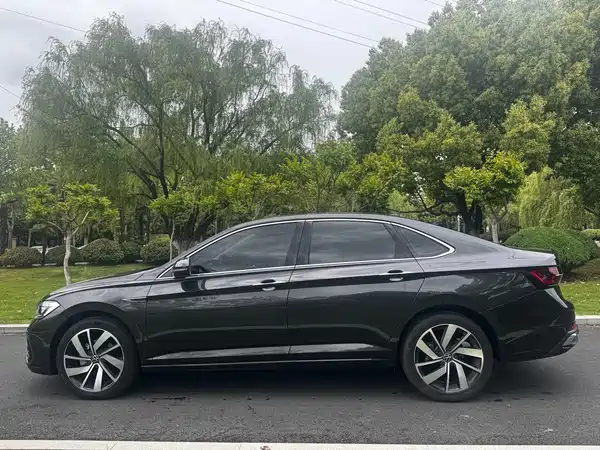 Volkswagen Sagitar 2025