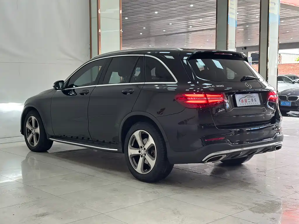 Mercedes-Benz GLC 2017 — фото 18