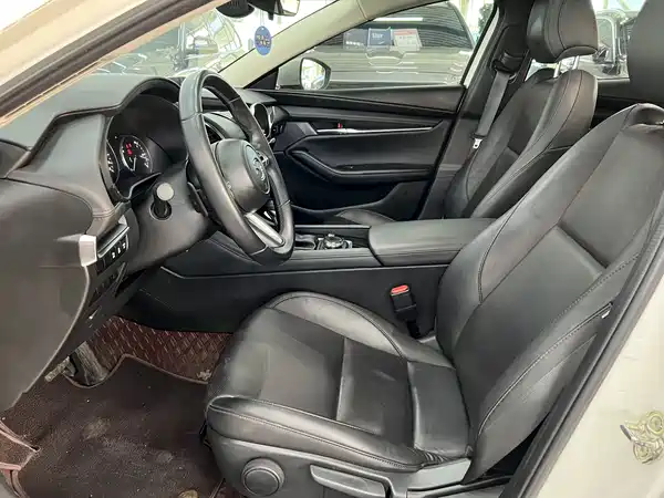 Mazda 3 Axela 2023