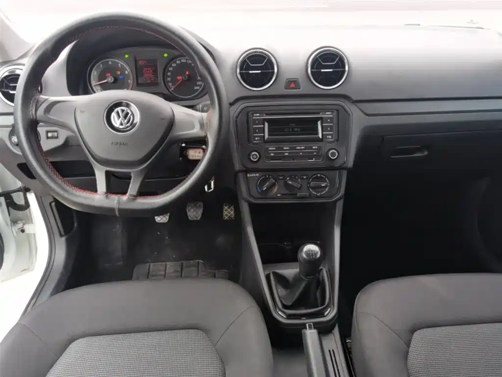 Volkswagen Jetta 2019 — фото 10