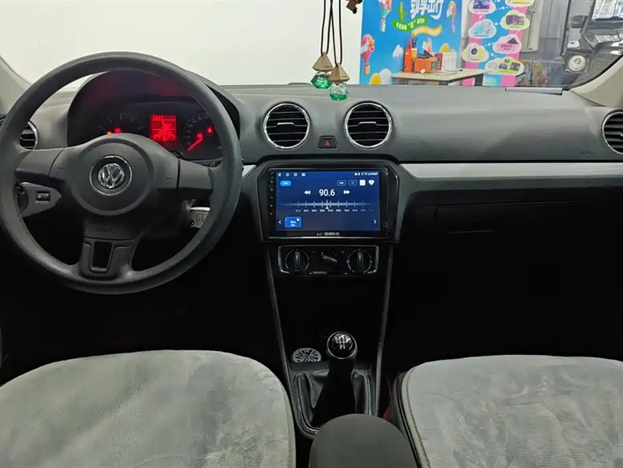 Volkswagen Jetta 2015 — фото 12
