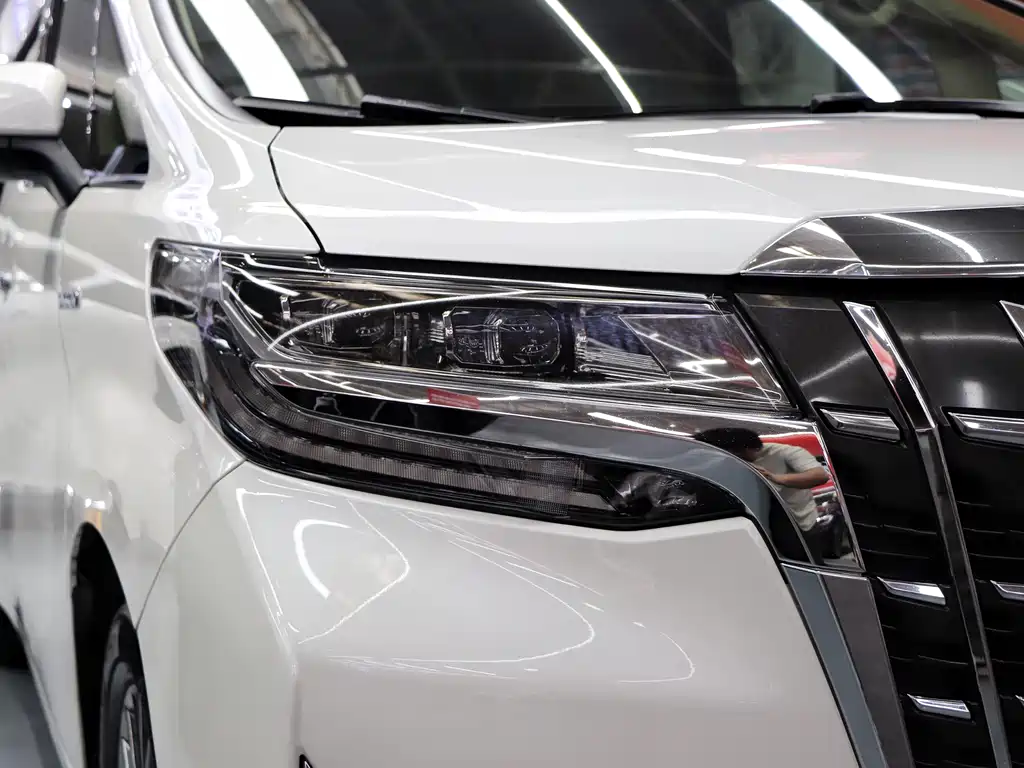 Toyota Alphard 2020 — фото 38