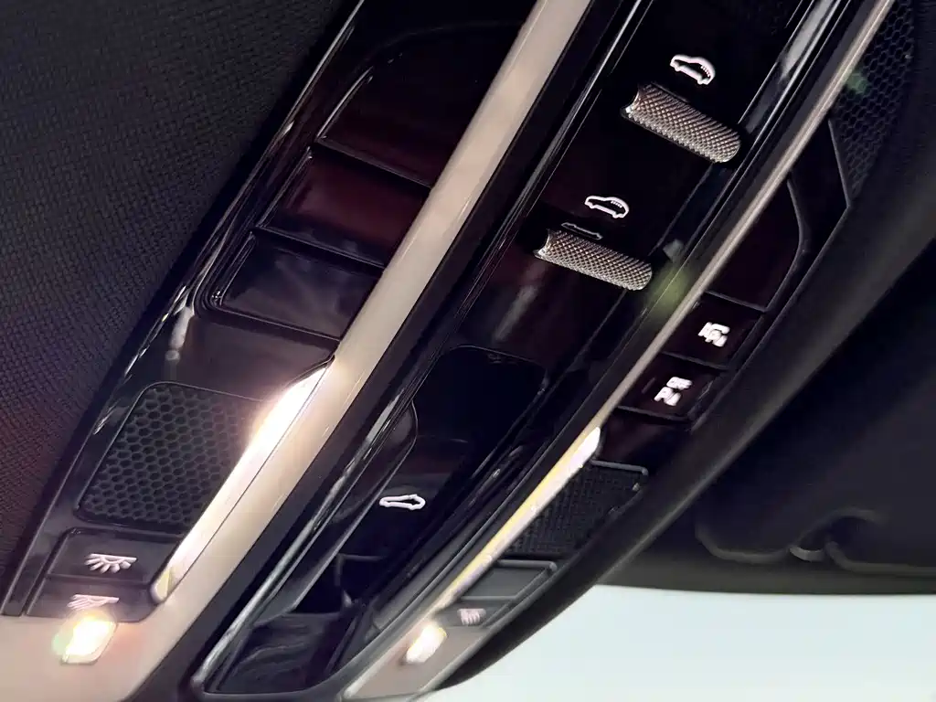 Porsche Panamera 2018 — фото 15