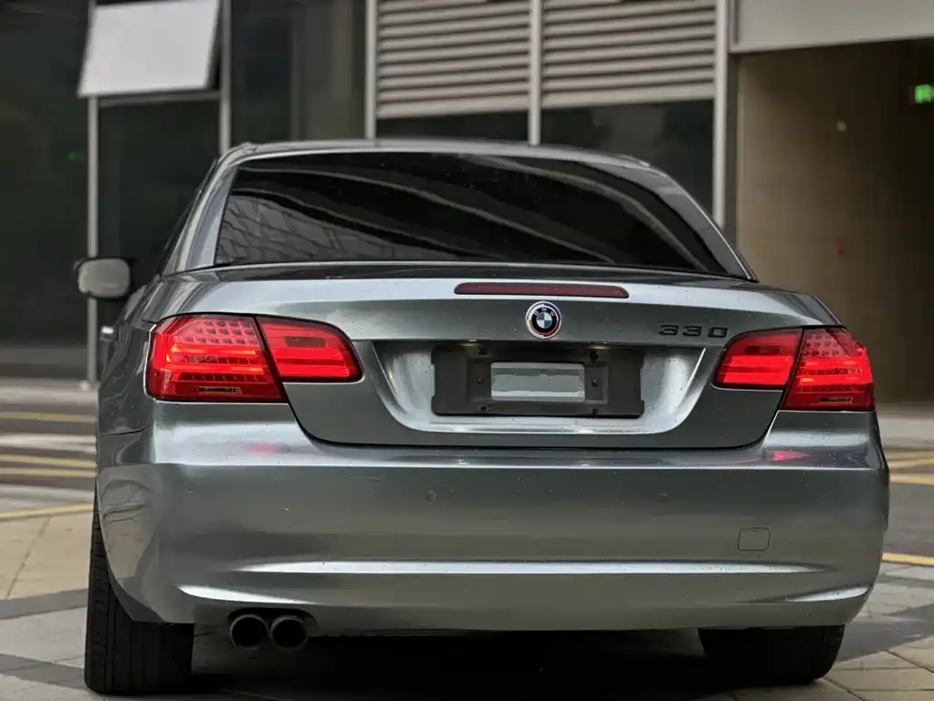 BMW 3 Series 2010 — фото 9