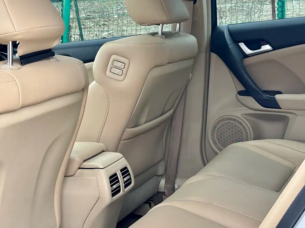 Honda Spirior 2013 — фото 10