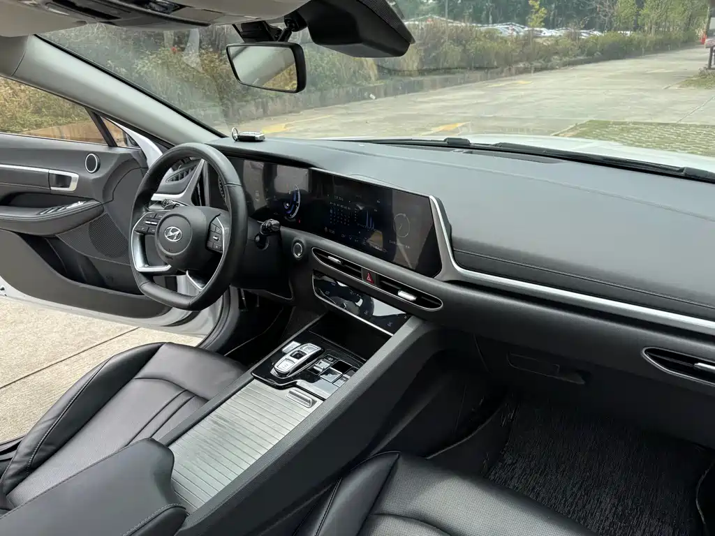 Hyundai Sonata 2022 — фото 10