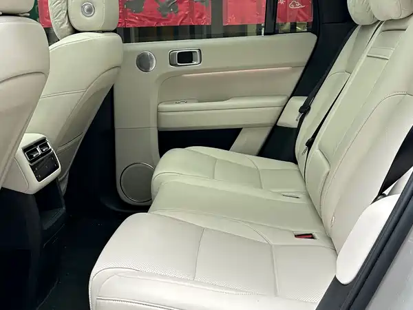Li Auto L6 2025