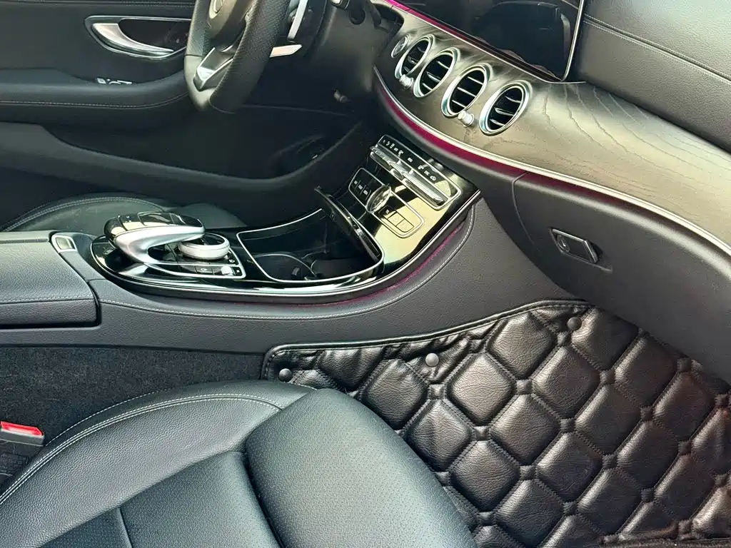 Mercedes-Benz E-Class 2017 — фото 12