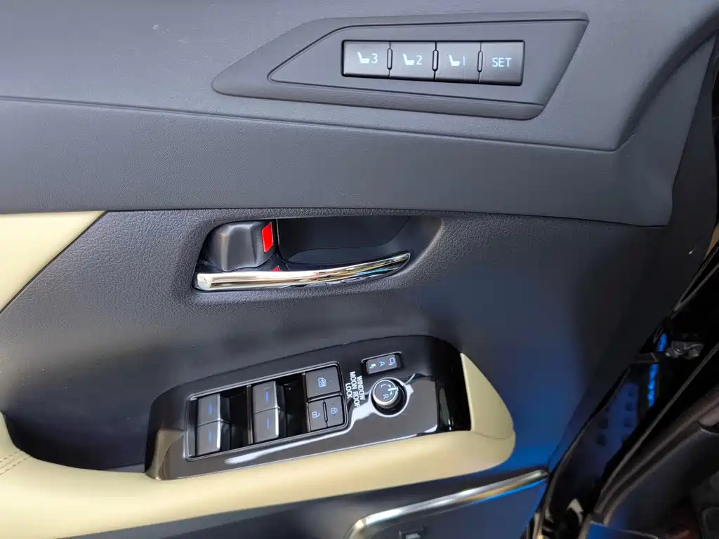 Toyota Vellfire 2022 — фото 20