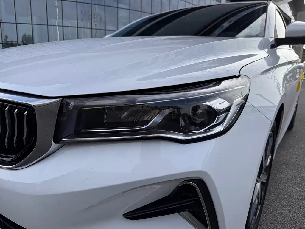 Geely Emgrand 2024