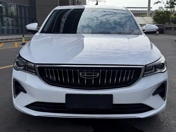 Geely Emgrand 2024