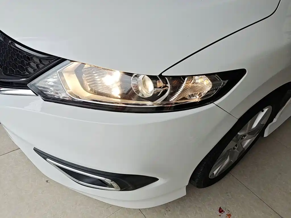 Honda Jade 2015 — фото 24