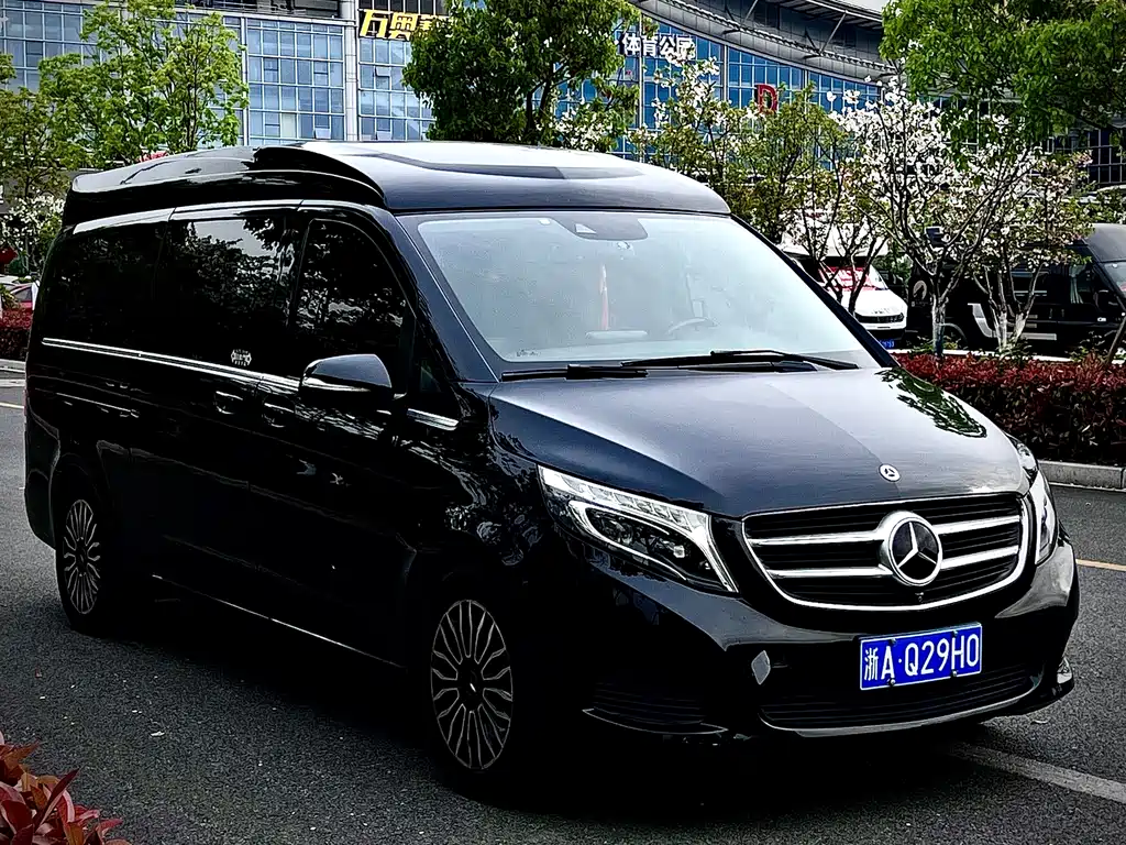 Mercedes-Benz V-Class 2018 — фото 9