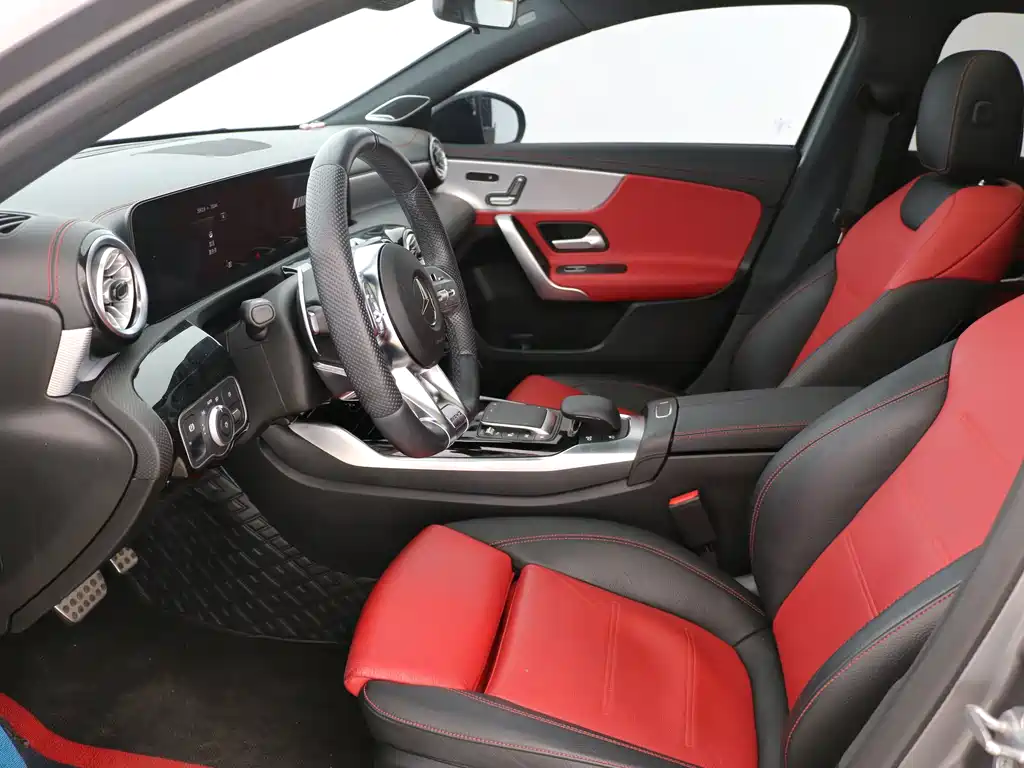 Mercedes-Benz A-Class AMG 2023 — фото 4