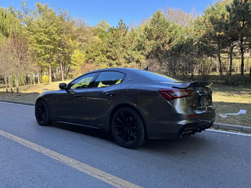 Maserati Ghibli 2015 — фото 15