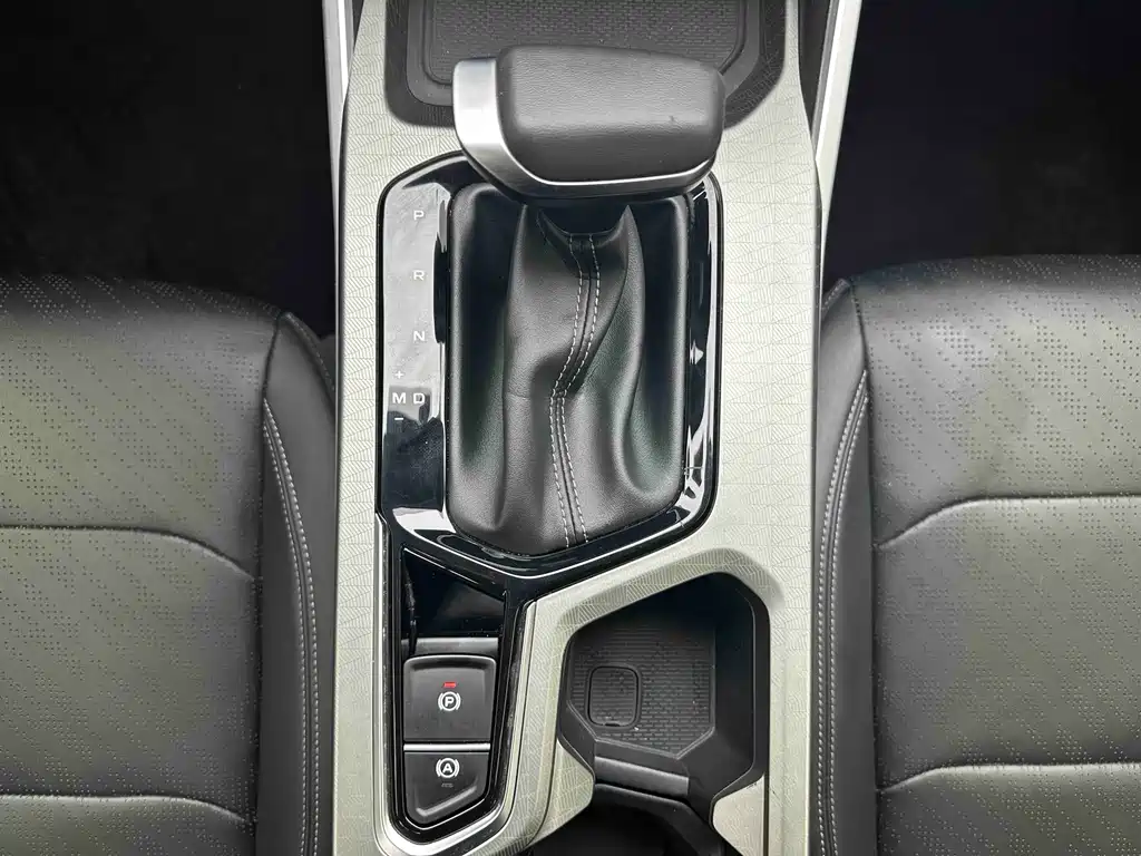 Geely Emgrand 2023 — фото 17