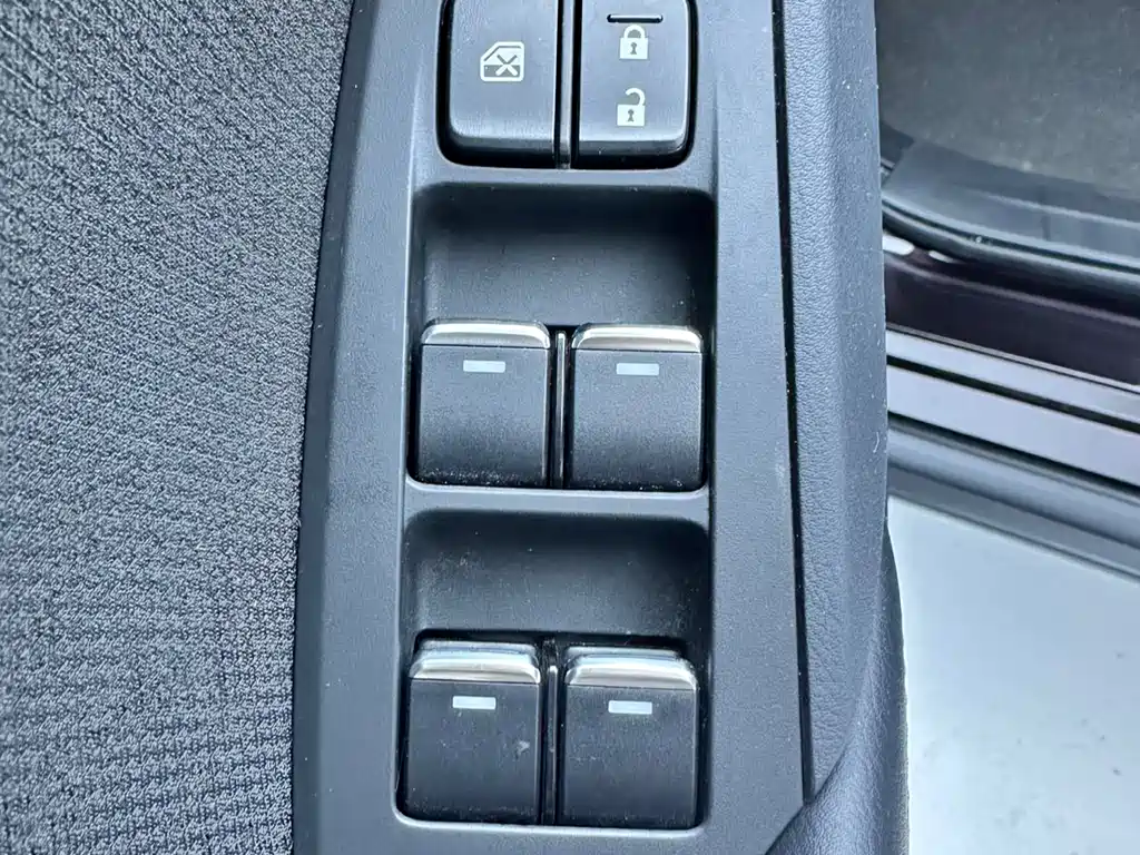 Mazda CX-4 2023 — фото 16