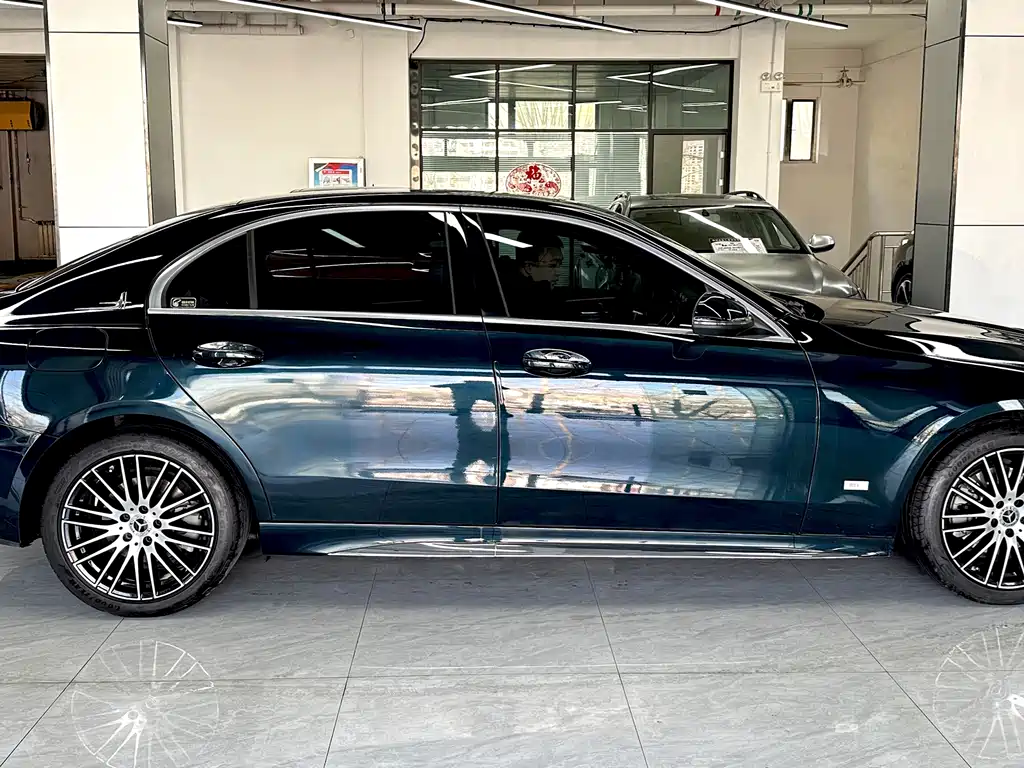 Mercedes-Benz C-Class 2023 — фото 7