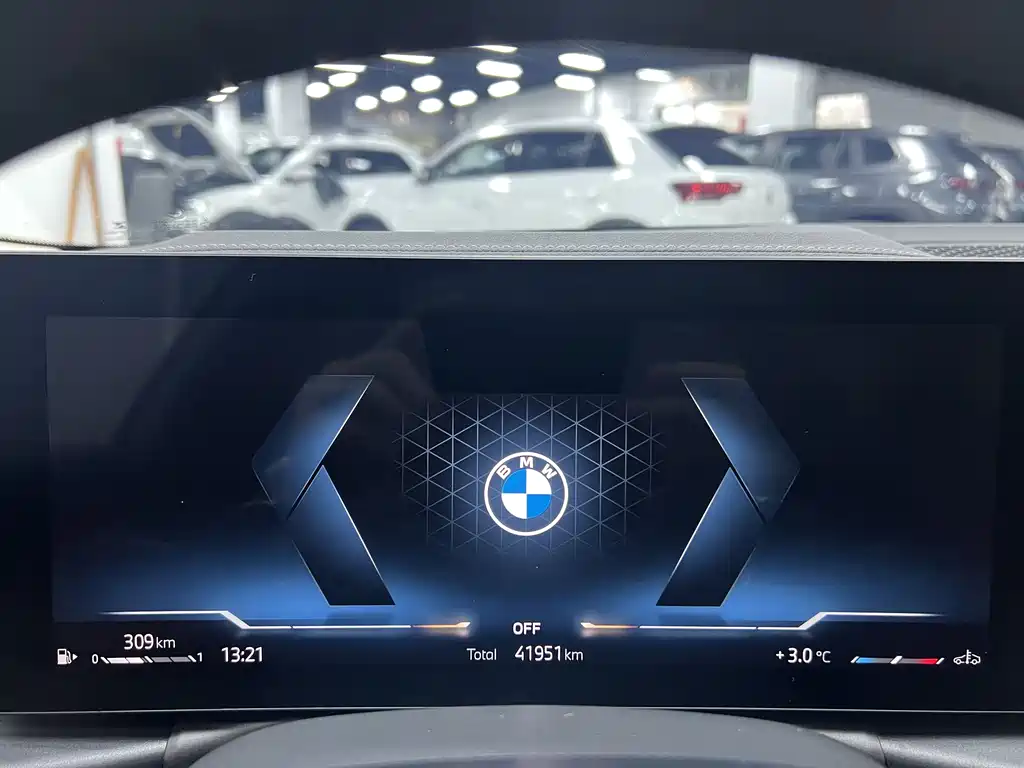 BMW 3 Series 2023 — фото 11