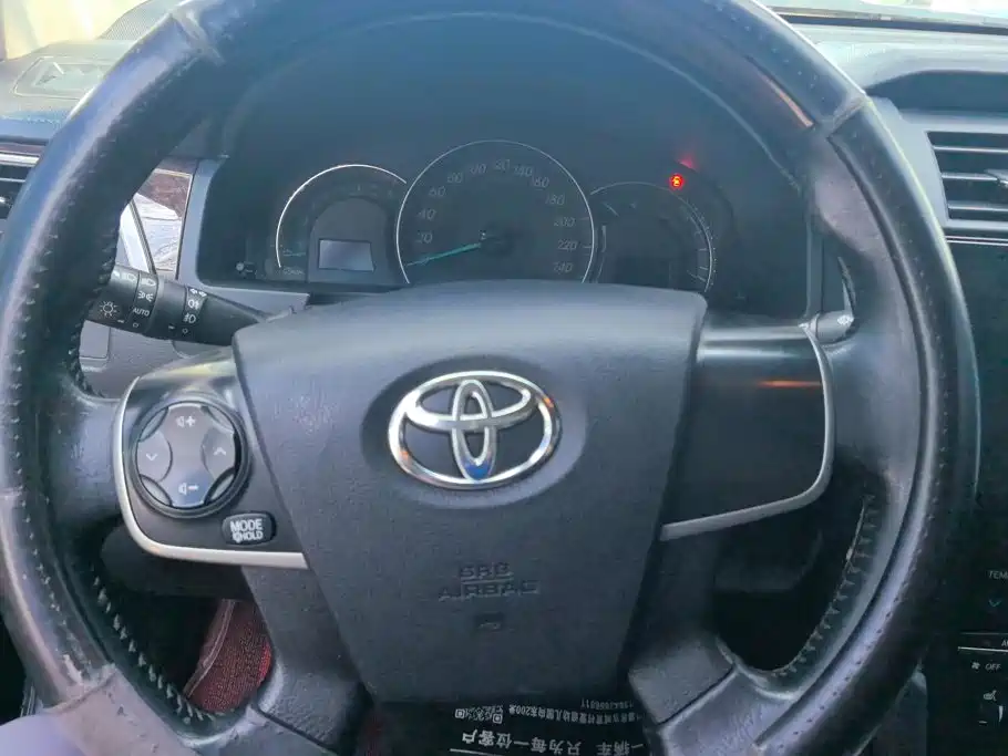 Toyota Camry 2016 — фото 15