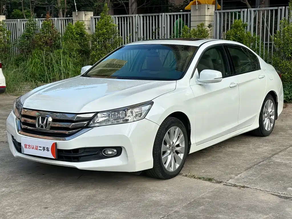 Honda Accord 2015 — фото 1