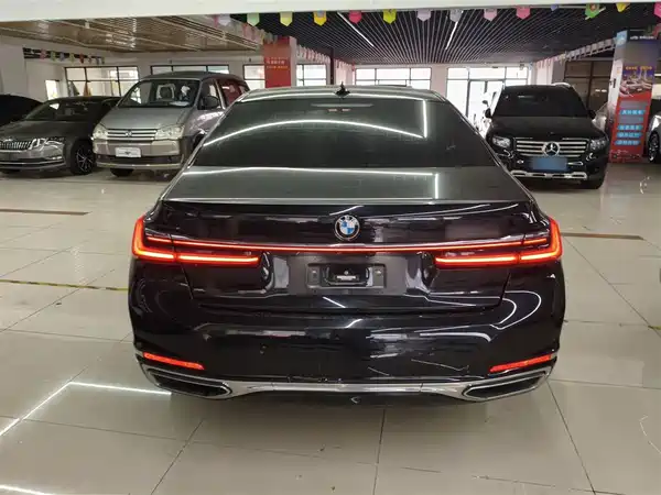 BMW 7 Series 2021
