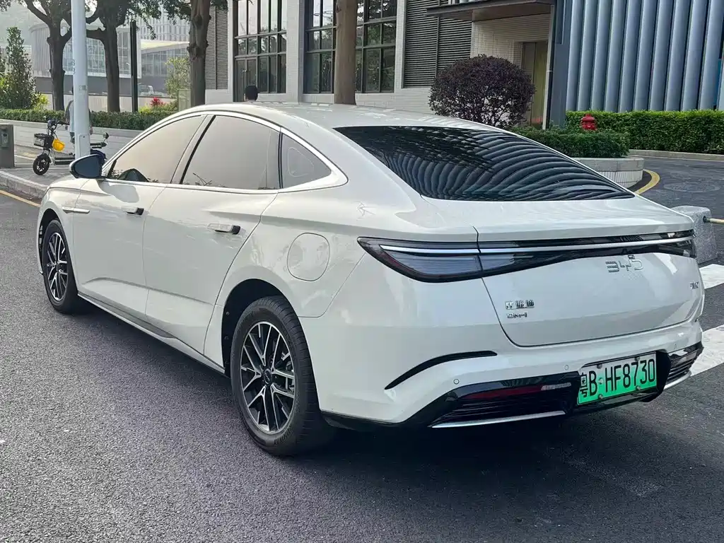 BYD Seal 07 DM-i 2025 — фото 5