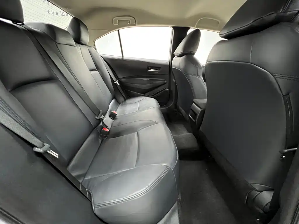 Toyota Corolla 2023 — фото 10