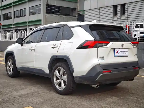 Toyota RAV4 2021