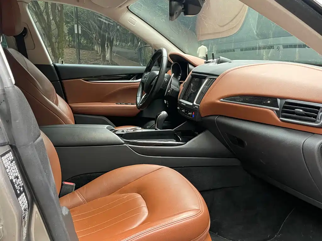 Maserati Levante 2016 — фото 12