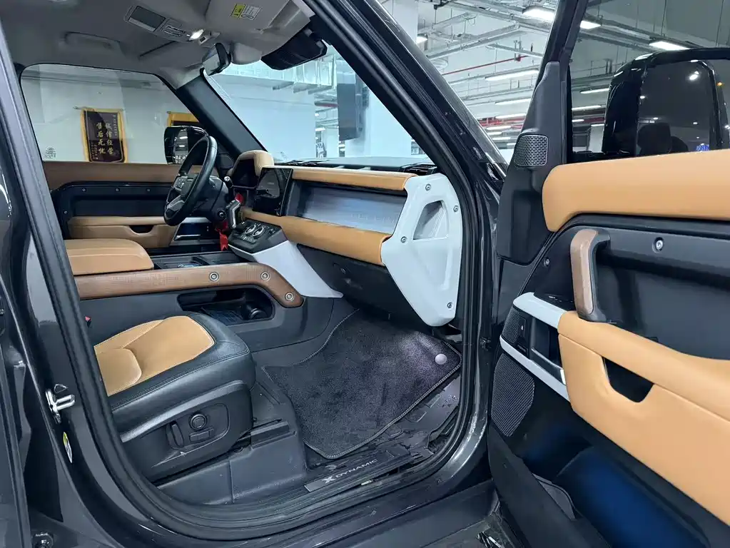 Land Rover Defender 2022 — фото 13