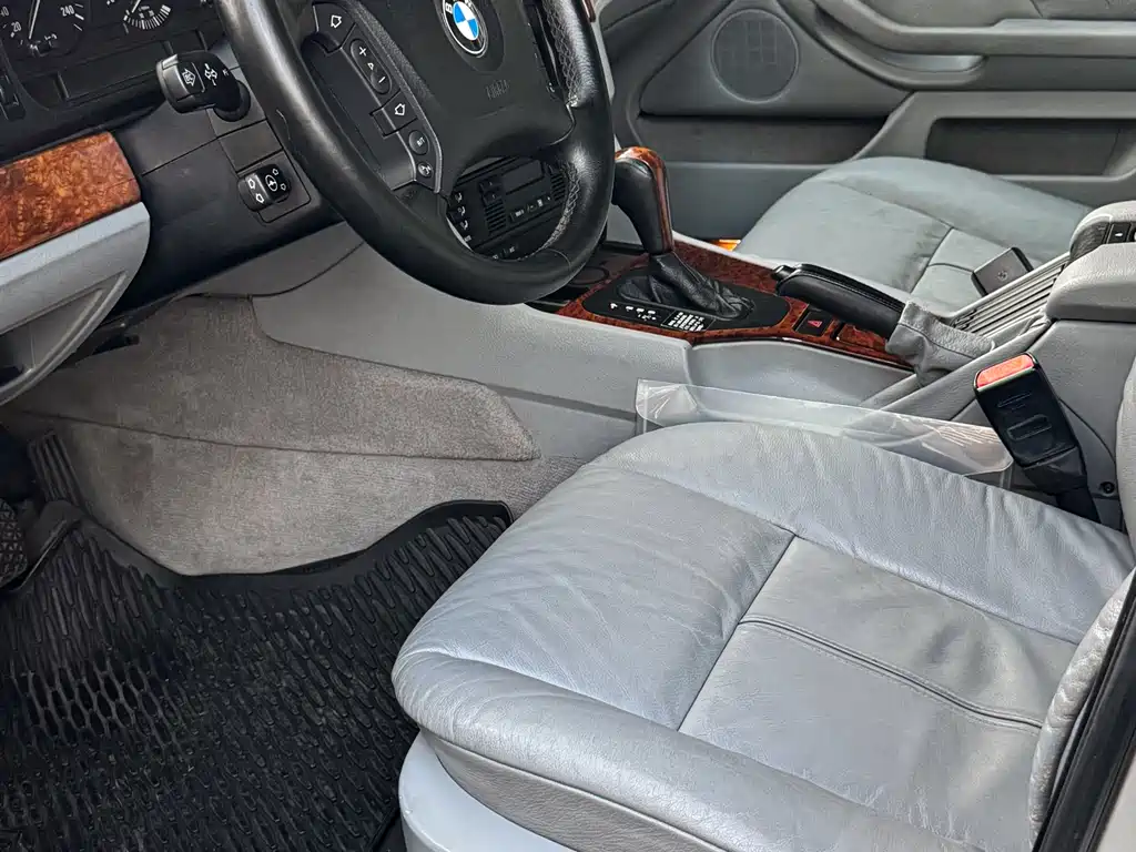 BMW 5 Series 2002 — фото 9