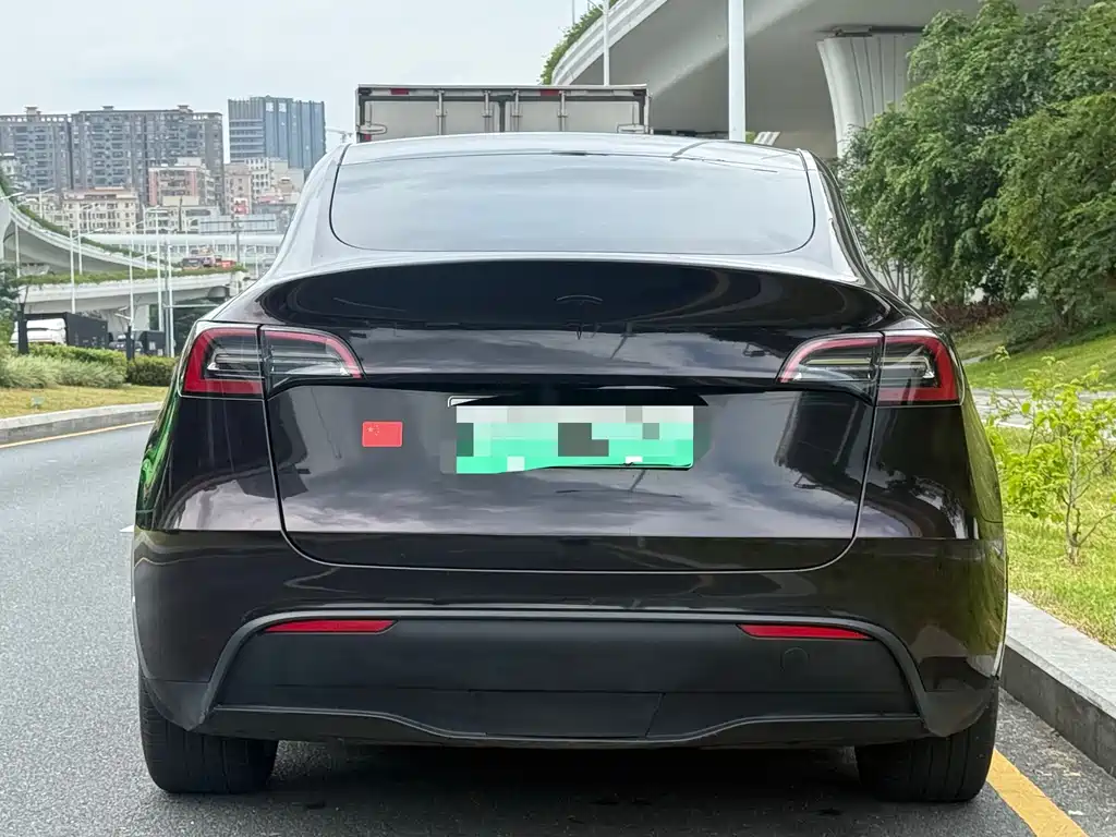 Tesla Model Y 2023 — фото 5