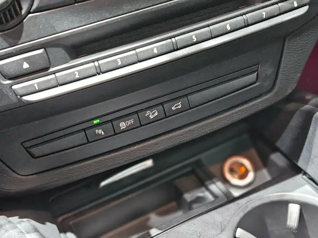 BMW X6 M 2010 — фото 12