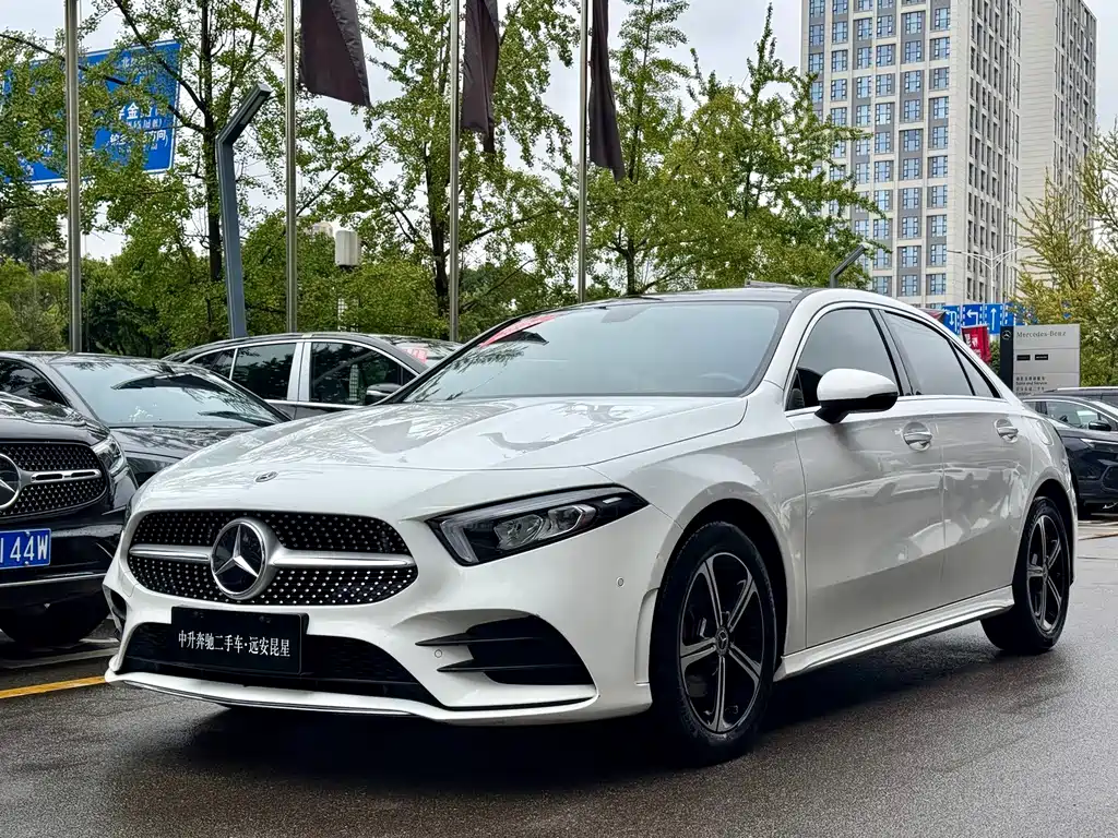 Mercedes-Benz A-Class 2022 — фото 9