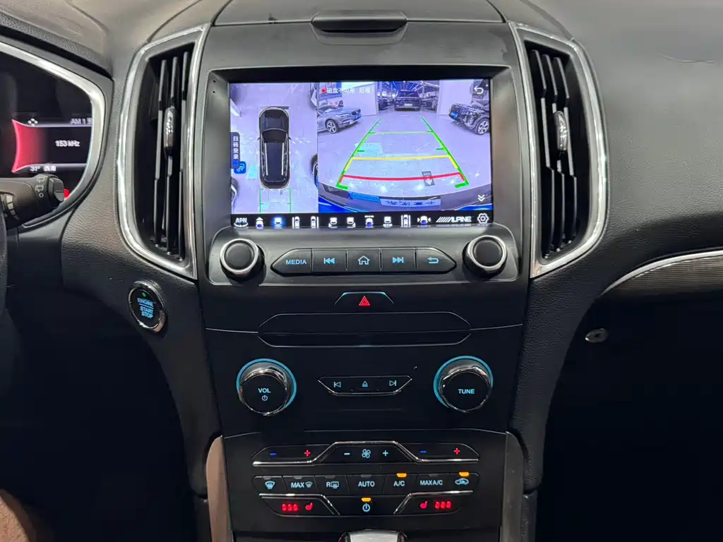 Ford Edge 2017 — фото 11