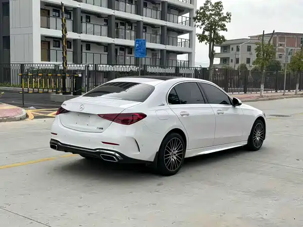 Mercedes-Benz C-Class 2024